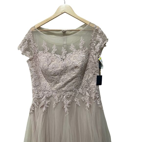 La Femme - 26893 Embroidered Lace Bateau A-line Dress Size 16 NWOT - Picture 6 of 9